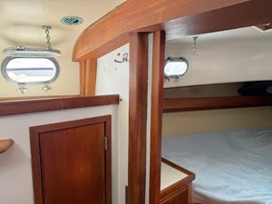 DE LA SOL 11 V-Berth Locker Port