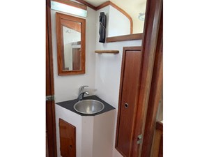 DE LA SOL 15 Head Vanity