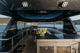 Bering 70 Interior photos  (9)