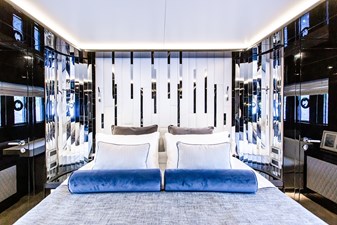 Bering 70 Interior photos  (15)