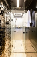 Bering 70 Interior photos  (20)