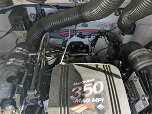 24' Sea Ray 2004 240 Sundeck 24 