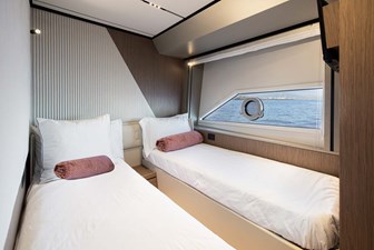 SIRI LINN 13 FERRETTI 720 SIRI LINN 2022