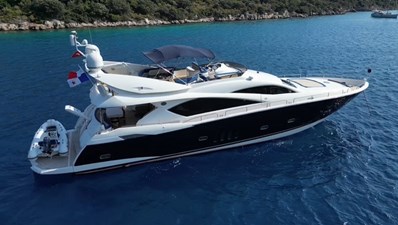 Sunseeker 82 Yacht 2 