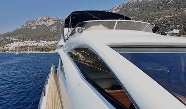 Sunseeker 82 Yacht 4 