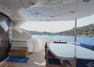 Sunseeker 82 Yacht 9 