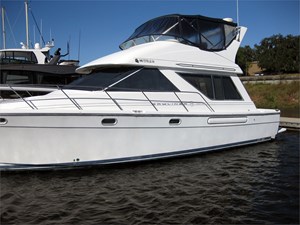 39' Bayliner 2001 3988 Command Bridge 5 
