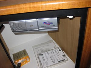 39' Bayliner 2001 3988 Command Bridge 18 