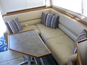 39' Bayliner 2001 3988 Command Bridge 19 