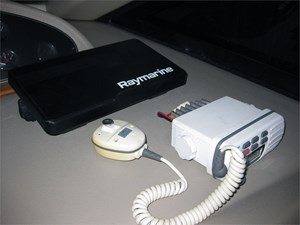 39' Bayliner 2001 3988 Command Bridge 22 