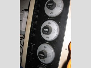 39' Bayliner 2001 3988 Command Bridge 43 