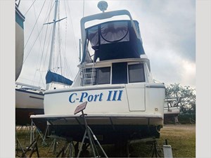 39' Bayliner 2001 3988 Command Bridge 48 