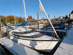 26' McGregor 2010 26M 3 