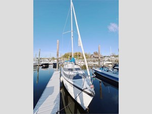 26' McGregor 2010 26M 4 