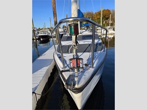 26' McGregor 2010 26M 10 