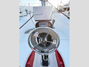 26' McGregor 2010 26M 15 