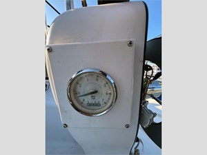 26' McGregor 2010 26M 18 