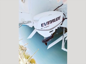 26' McGregor 2010 26M 21 