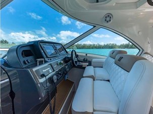 2009 45' Four Winns V458 2 