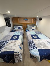 2009 45' Four Winns V458 14 