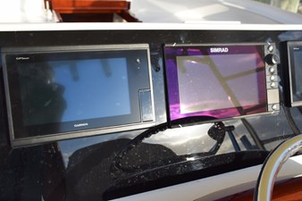 OSPREY 27 Garmin and Simrad navigation displays