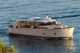 Greenline 40 Hybrid Yacht  2 