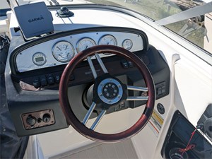 27' Regal 2008 2700 11 