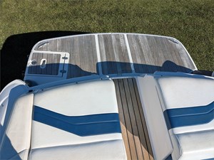 27' Regal 2008 2700 13 