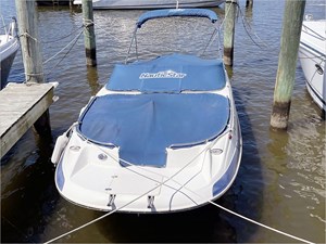 25' Nautic Star 2011 252 SL Sport Deck 1 