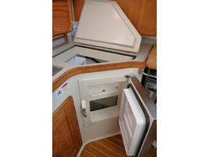 RIGHT ACTION 16 Galley Refer