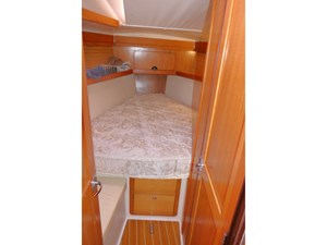 RIGHT ACTION 21 Guest V-Berth