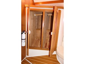 RIGHT ACTION 37 Master Hanging Lockers