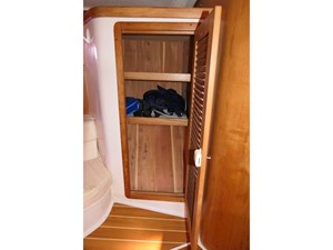 RIGHT ACTION 38 Master shelves Port