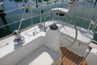 RIGHT ACTION 50 Helm Stbd Aft