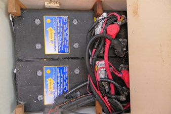 RIGHT ACTION 81 Batteries