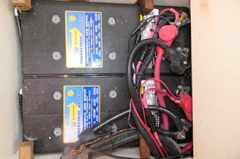 RIGHT ACTION 82 Batteries