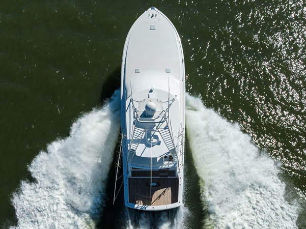 Overhead running image - Birds view