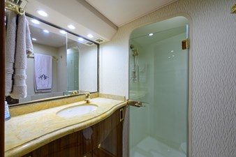 1/2 BARREL 25 Master stateroom head and shower stall
