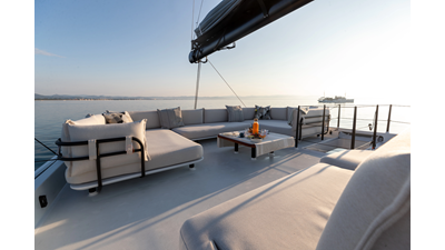 GUNBOAT 72 5 