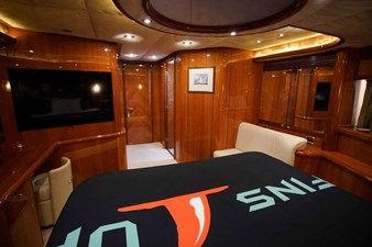 2006 Sunseeker Manhattan 'FINS UP' 2 