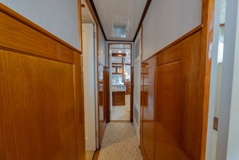 SOMERSET 6 Lower Companionway