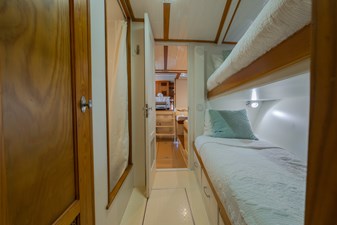 SOMERSET 19 20 crew quarters