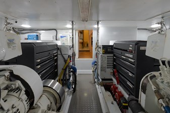 SOMERSET 21 Engine Room