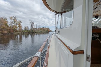 SOMERSET 29 Sidedeck