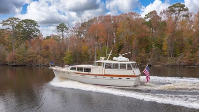 SOMERSET 33 16kt Profile