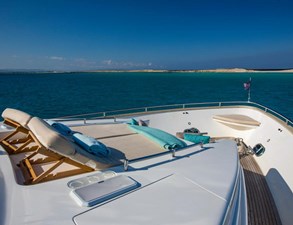 MR & MRS SMITH 5 Foredeck