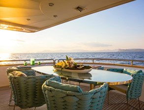 MR & MRS SMITH 19 Main deck aft dining area