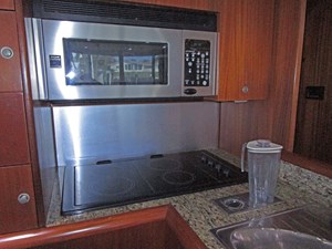 ELSKA 16 Galley stove and microwave