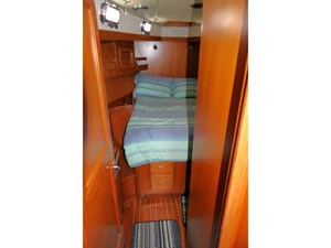 SUN BIRD 34 Master Cabin Entrance