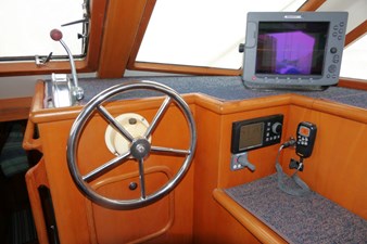 SUN BIRD 11 Pilothouse Helm